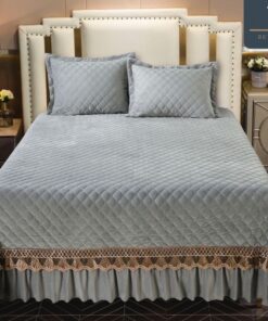 Cuvertura pat dublu, 3 piese, Catifea Matlasata cu Broderie Aurie, JOJO Home, Gri