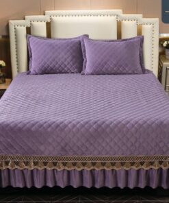 Cuvertura pat dublu, 3 piese, Catifea Matlasata cu Broderie Aurie, JOJO Home, Lila