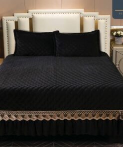 Cuvertura pat dublu, 3 piese, Catifea Matlasata cu Broderie Aurie, JOJO Home, Negru