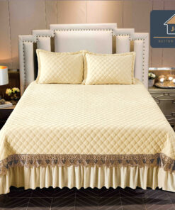 Cuvertura pat dublu, 3 piese, Catifea Matlasata cu Broderie Aurie, JOJO Home, Crem