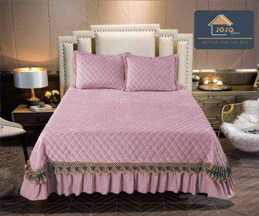 Cuvertura pat dublu, 3 piese, Catifea Matlasata cu Broderie Aurie, JOJO Home, Roz