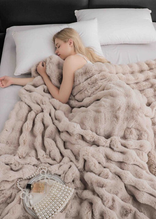 Patura din Blanita de Iepure, cu Fermoar, Maro,JOJO Home - imagine 2